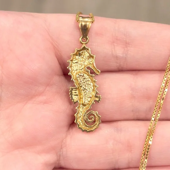 14K Opal Seahorse Pendant, Green Blue Lab Inlay Nautical Aquatic Luxury Piece - Picture 11 of 13